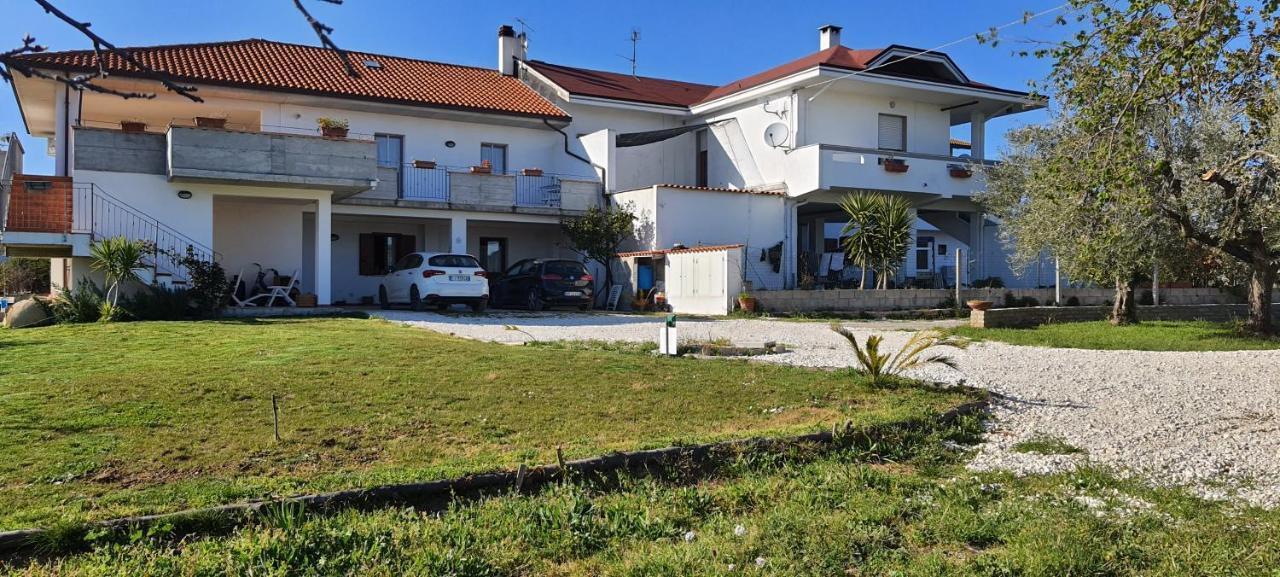 Casa Vacanze Cerreto 3 Miglianico Eksteriør billede